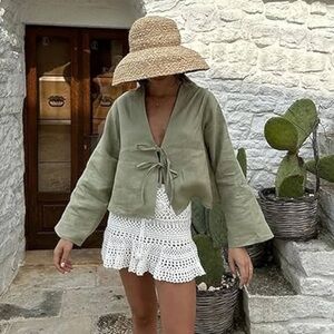 NWT Bow Tie Front Top - XL